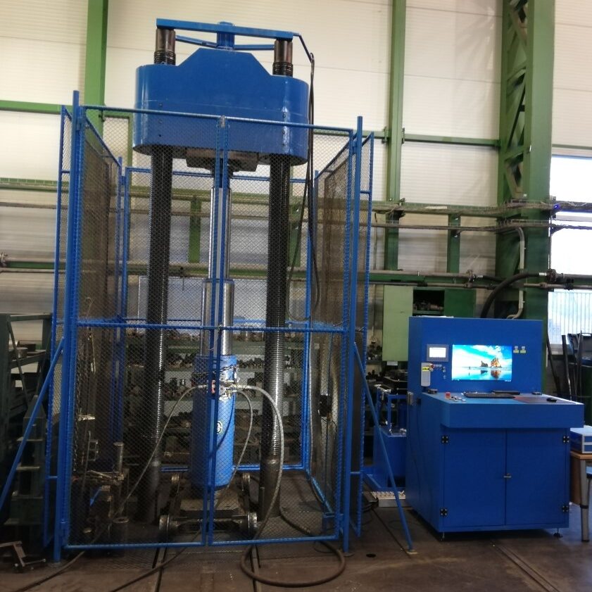 Testing room for hydraulic legs